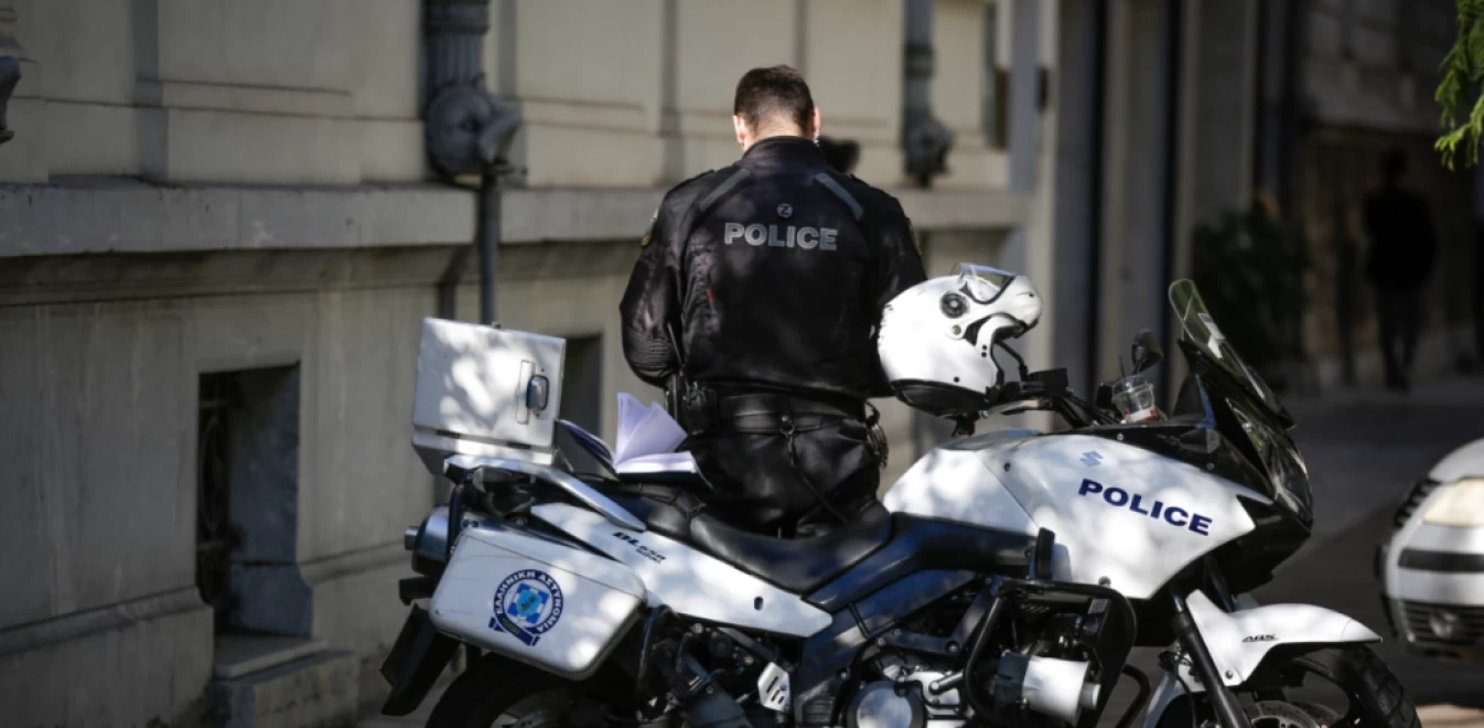 «Φρουροί της Ακρόπολης»: Αστυνόμευση πλέον και σε τουριστικά και πολυσύχναστα σημεία της Αθήνας – Βίντεο